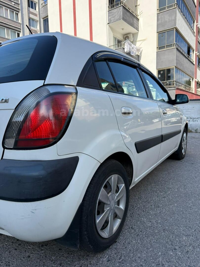 Sahibinden Kia Rio 1.5 CRDi EX Comfort 2007 Model İzmir 351.000 km Beyaz 3
