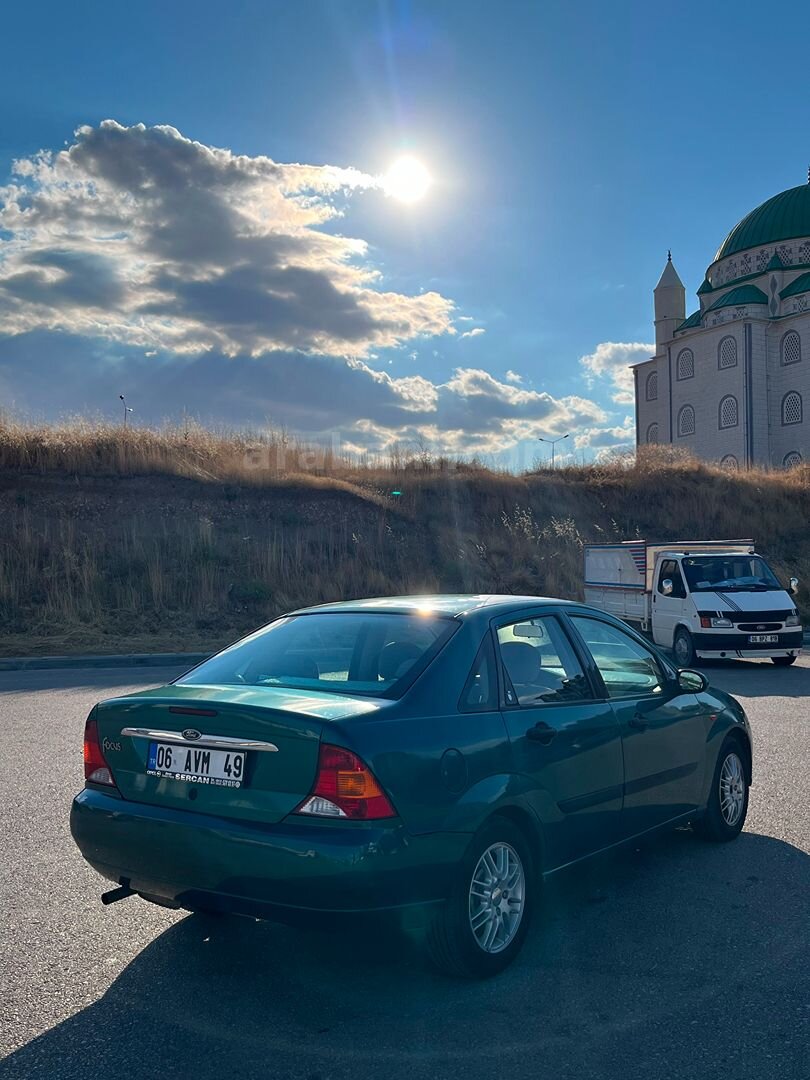 Sahibinden Ford Focus 1.6 Ghia 2000 Model Ankara 326.000 km Yeşil 3