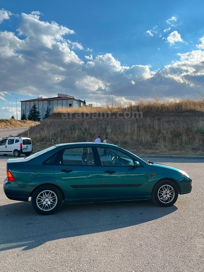 Sahibinden Ford Focus 1.6 Ghia 2000 Model Ankara 326.000 km Yeşil 2