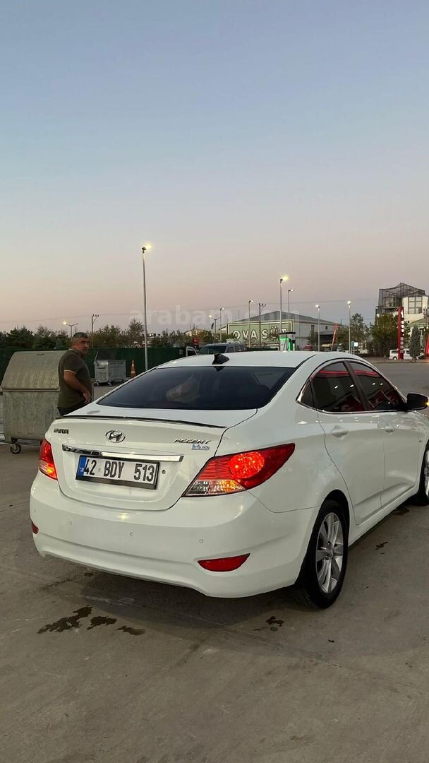 Sahibinden Hyundai Accent Blue 1.6 CRDI Prime 2012 Model Karaman 209.500 km Beyaz 5