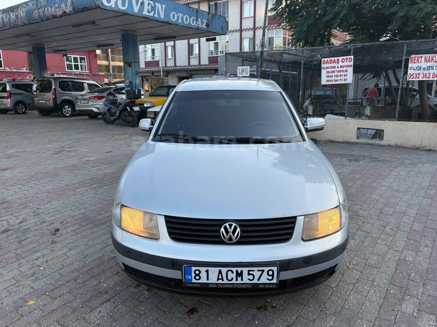 Galeriden Volkswagen Passat 1.8 Comfortline 2000 Model İstanbul 445.000 km Gri 5