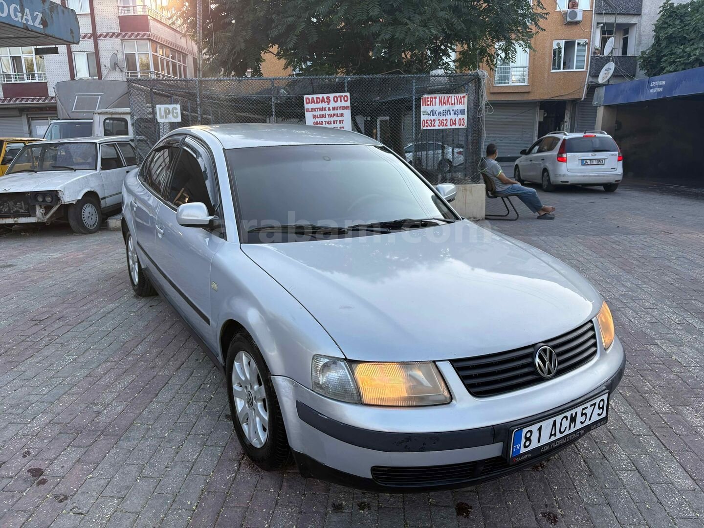 Galeriden Volkswagen Passat 1.8 Comfortline 2000 Model İstanbul 445.000 km Gri 4