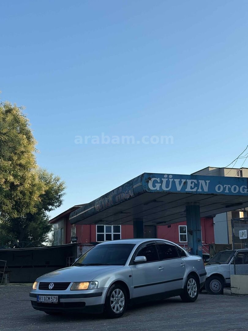 Galeriden Volkswagen Passat 1.8 Comfortline 2000 Model İstanbul 445.000 km Gri 3