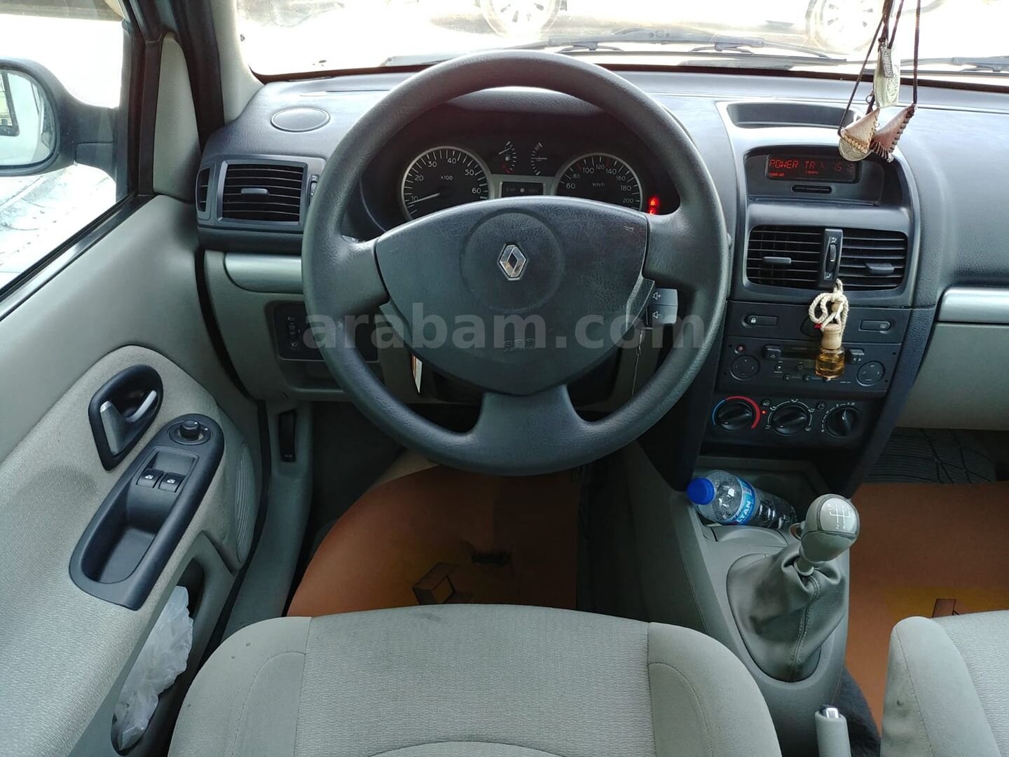 Sahibinden Renault Clio 1.4 Privilege 2003 Model İstanbul 105.000 km Gri 3