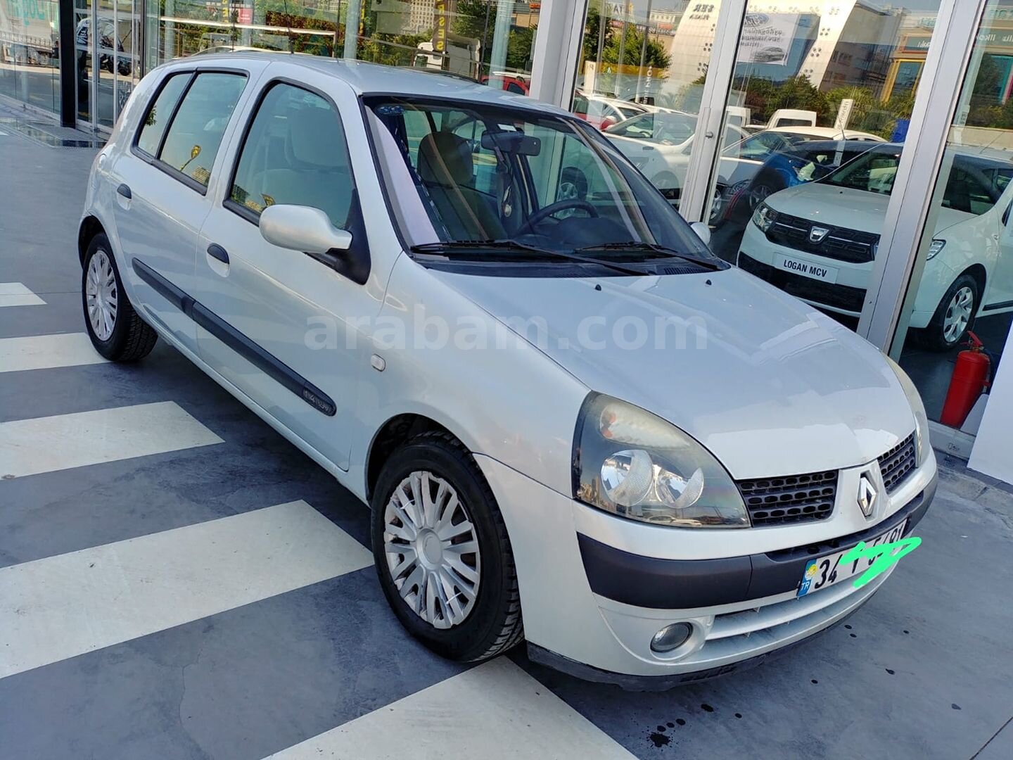 Sahibinden Renault Clio 1.4 Privilege 2003 Model İstanbul 105.000 km Gri 5