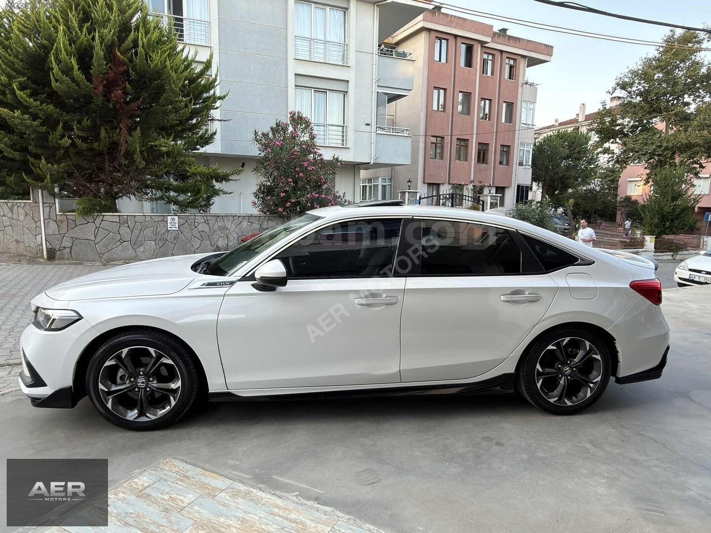 Galeriden Honda Civic 1.5 i-VTEC Eco Executive Plus 2023 Model Tekirdağ 30.000 km Beyaz 6
