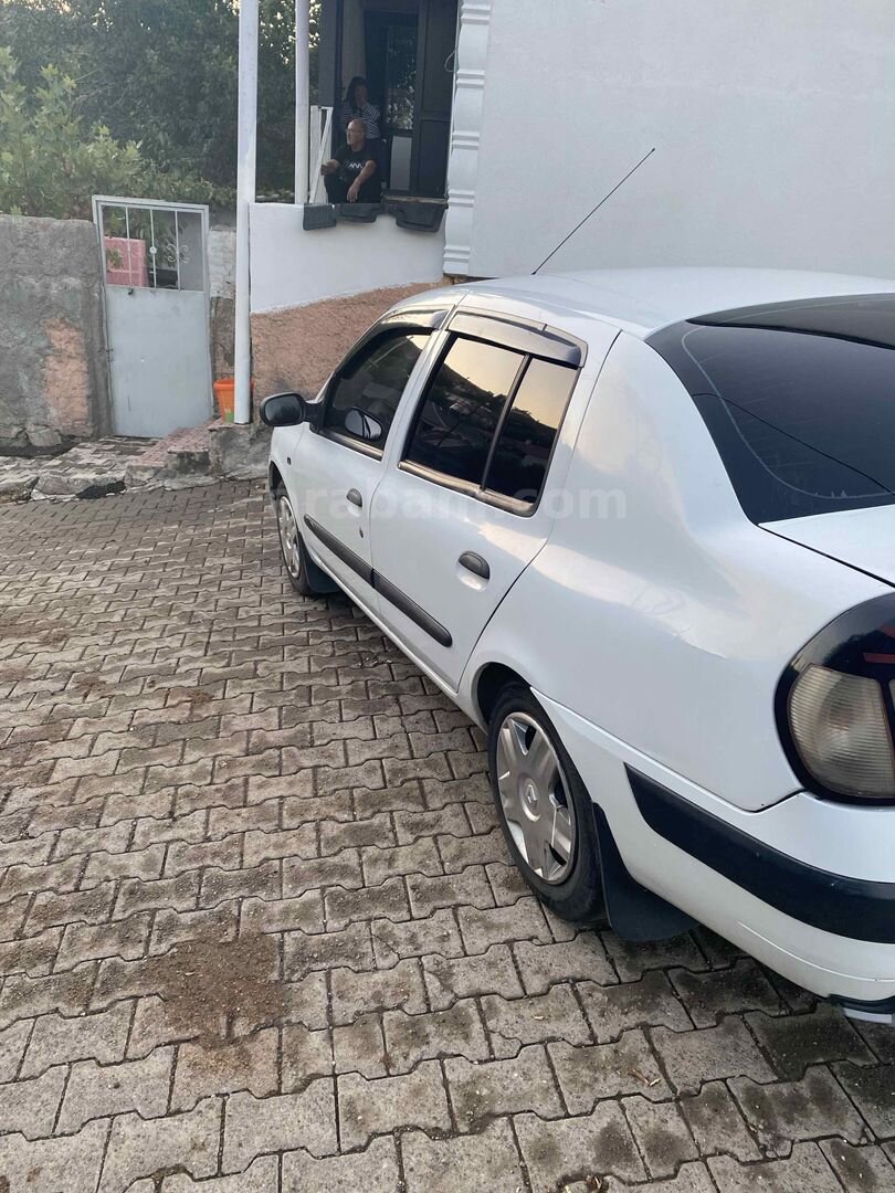 Sahibinden Renault Clio 1.4 Alize 2005 Model Bingöl 237.000 km Beyaz 5