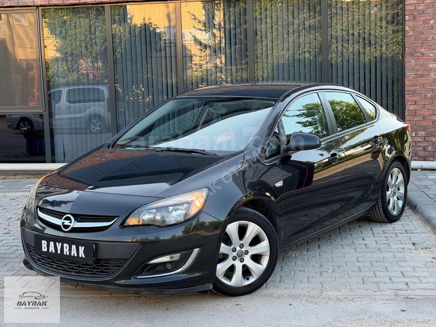 Galeriden Opel Astra 1.6 Business 2013 Model Eskişehir 130.000 km Siyah 4