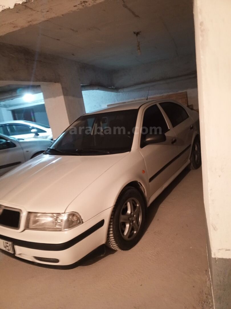 Sahibinden Skoda Octavia 1.6 GLX 2000 Model Ankara 320.000 km Beyaz 4