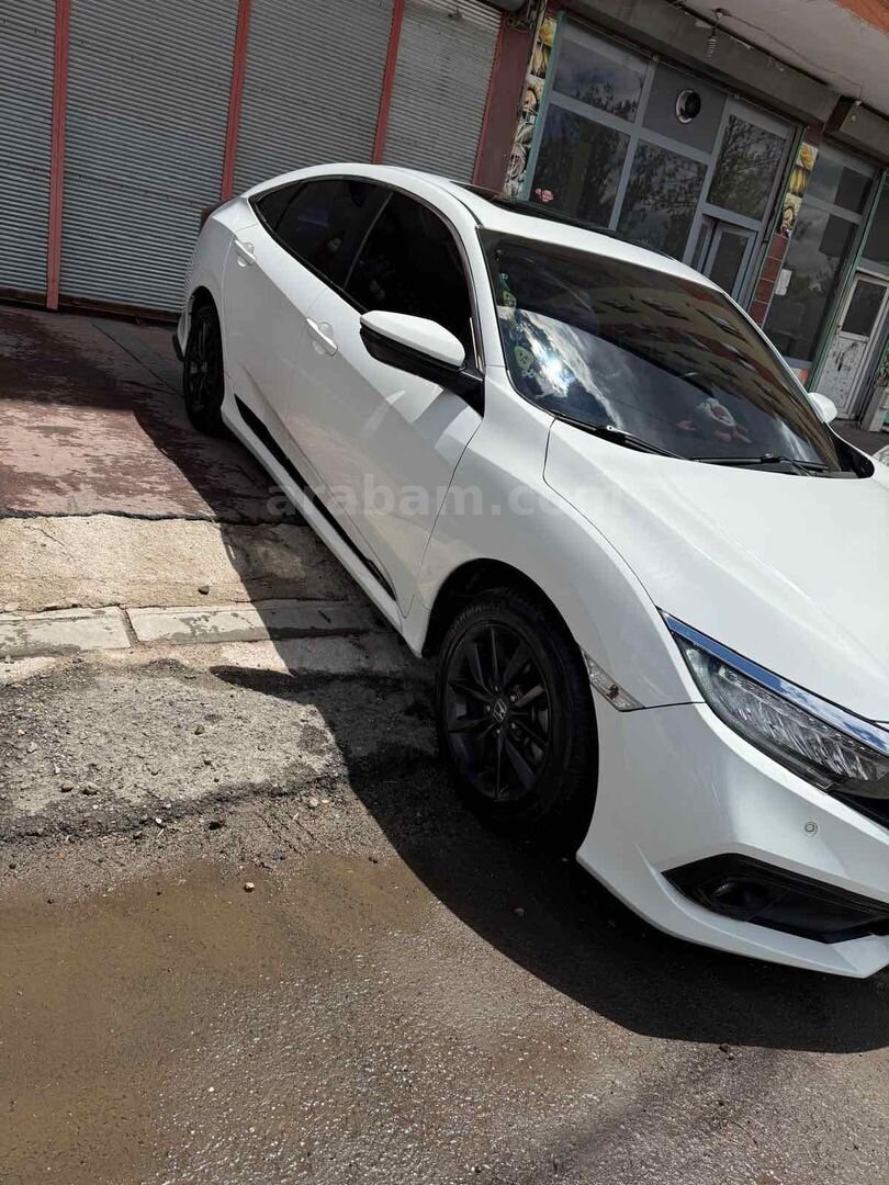 Sahibinden Honda Civic 1.6i VTEC Eco Elegance 2021 Model Adana 91.000 km Beyaz 4