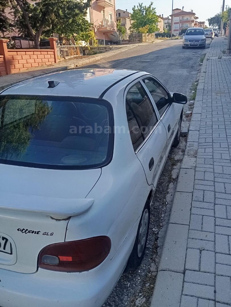 Sahibinden Hyundai Accent 1.5 GLS 1997 Model Karaman 350.000 km Beyaz 4