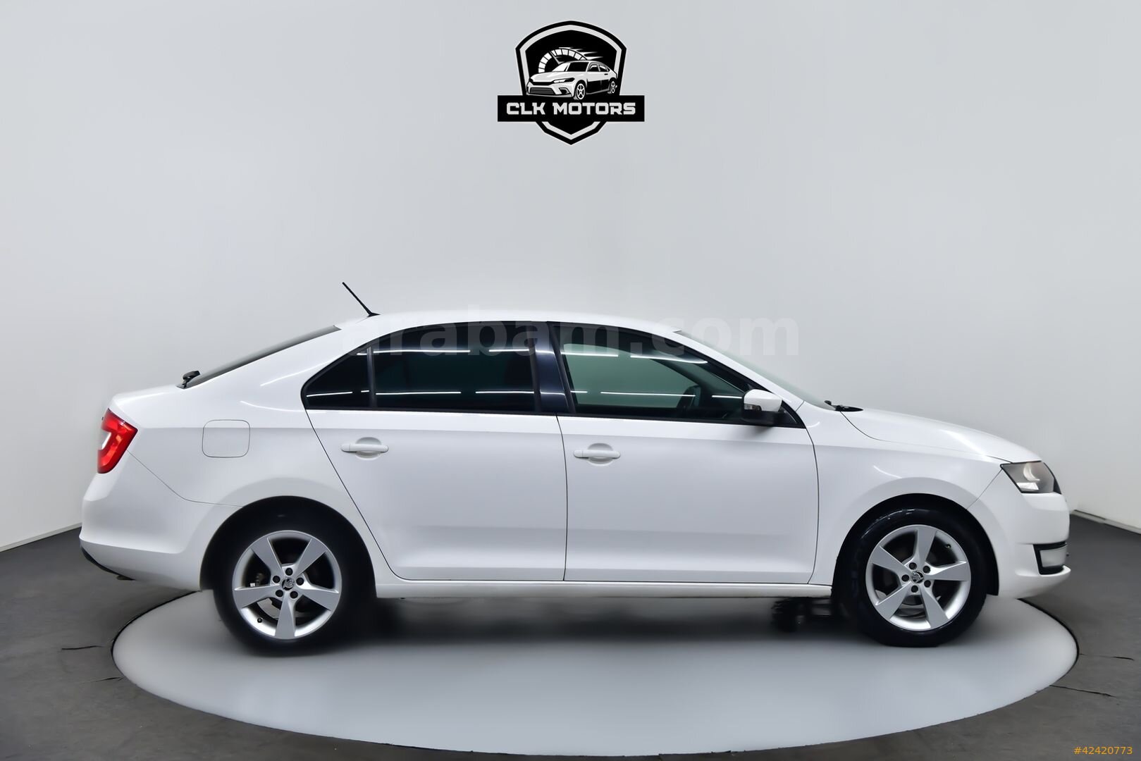 Galeriden Skoda Rapid 1.4 TDI Style 2015 Model İstanbul 165.000 km Beyaz 5