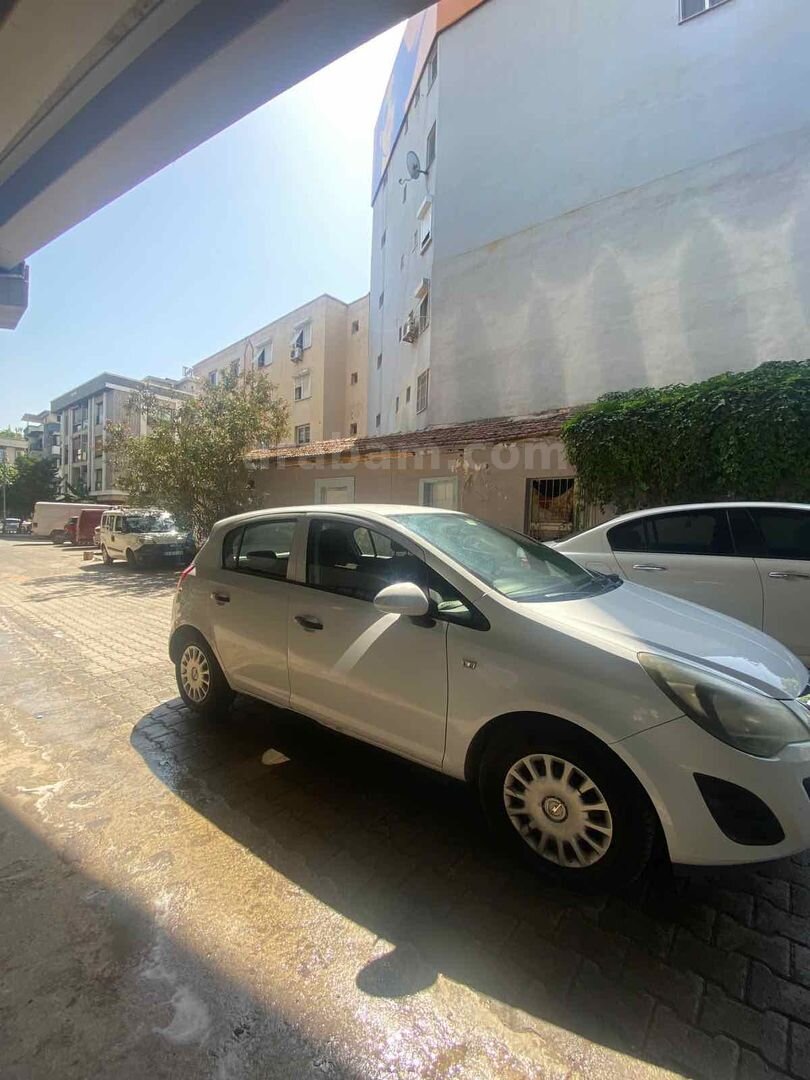 Sahibinden Opel Corsa 1.3 CDTI Essentia 2013 Model İzmir 154.000 km Beyaz 4