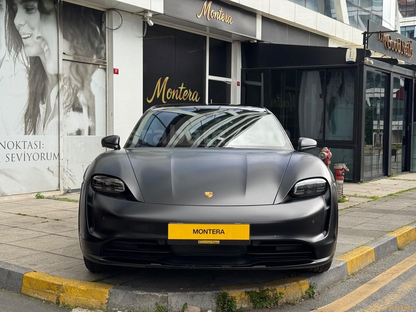Galeriden Porsche Taycan Elektrik 4 Cross Turismo 2023 Model İstanbul 47.000 km Siyah 2