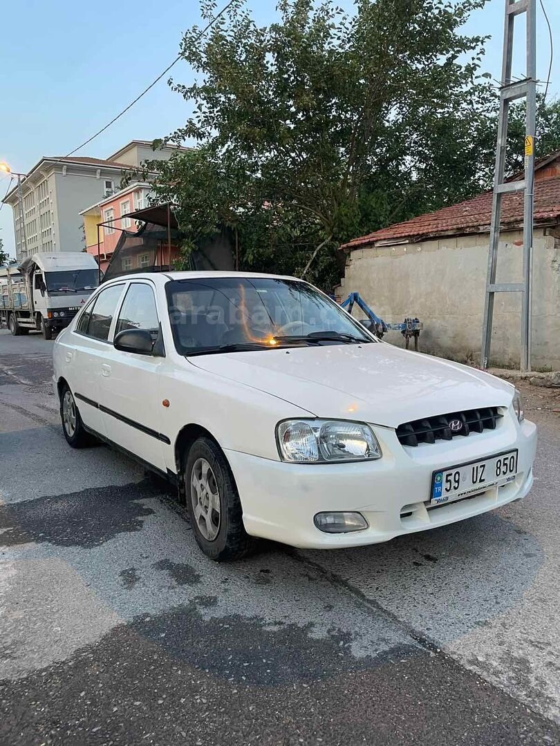 Sahibinden Hyundai Accent 1.3 LX 2002 Model İstanbul 280.000 km Beyaz 4