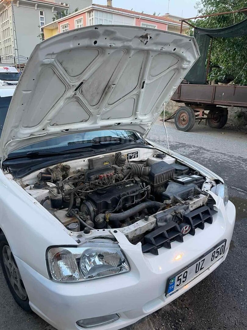 Sahibinden Hyundai Accent 1.3 LX 2002 Model İstanbul 280.000 km Beyaz 2