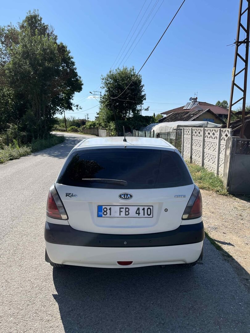 Sahibinden Kia Rio 1.5 CRDi EX Comfort 2008 Model Düzce 305.000 km Beyaz 3