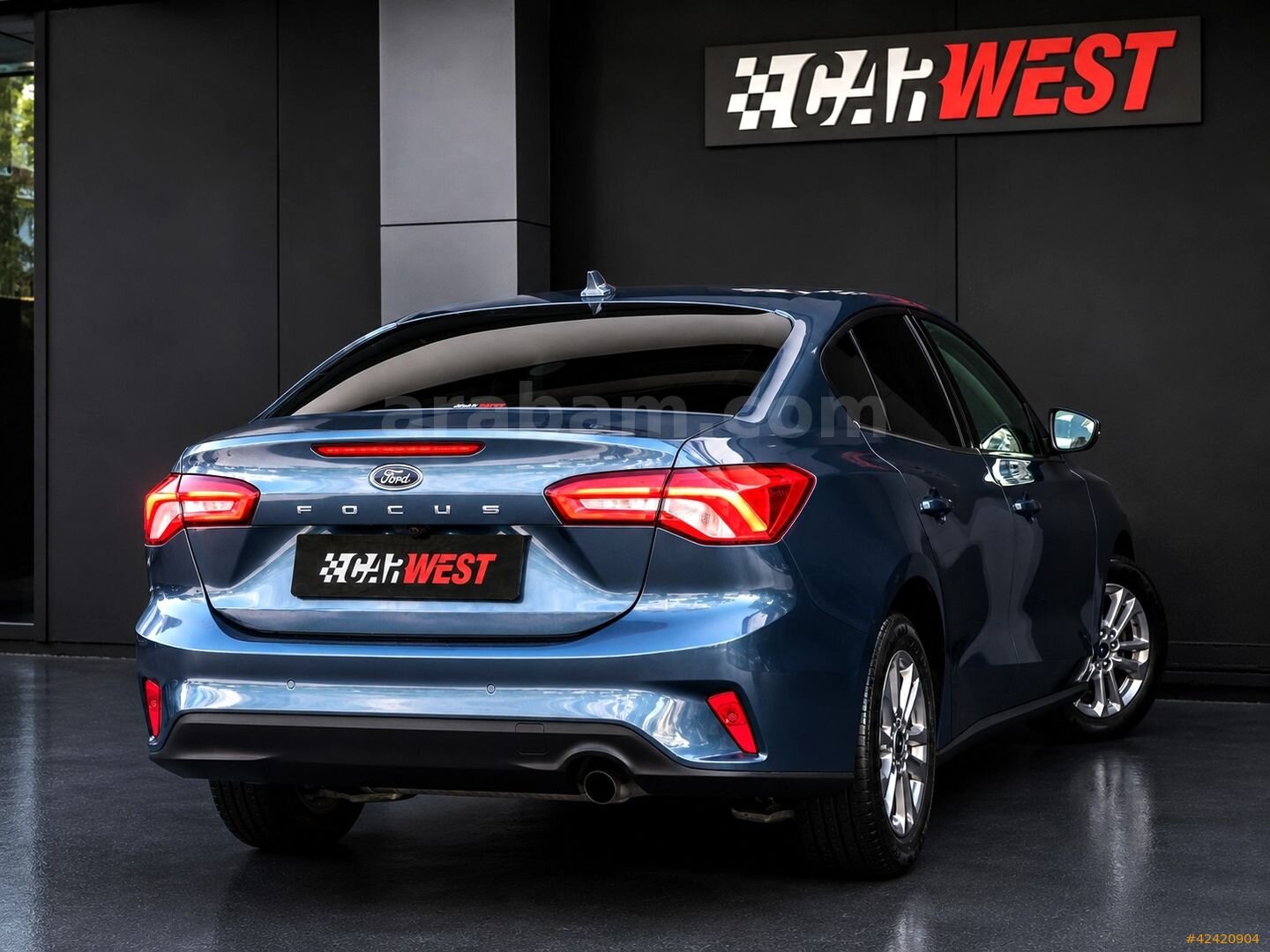 Galeriden Ford Focus 1.5 EcoBlue Titanium Stil 2025 Model İstanbul 50.000 km Mavi 4