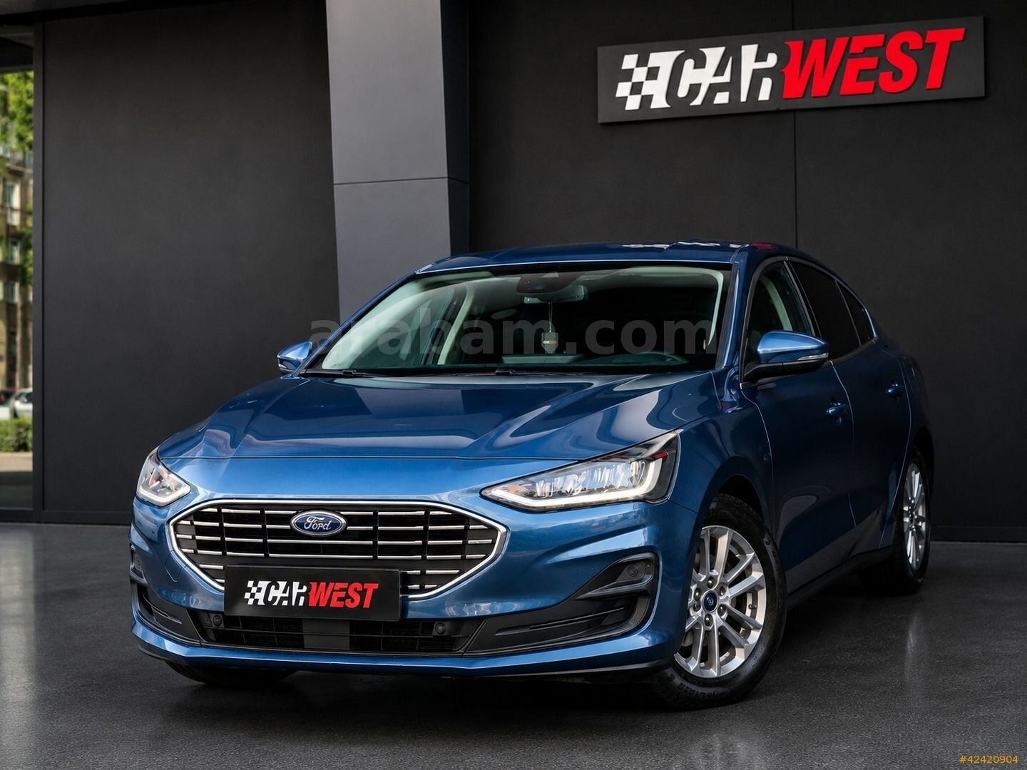 Galeriden Ford Focus 1.5 EcoBlue Titanium Stil 2025 Model İstanbul 50.000 km Mavi 3