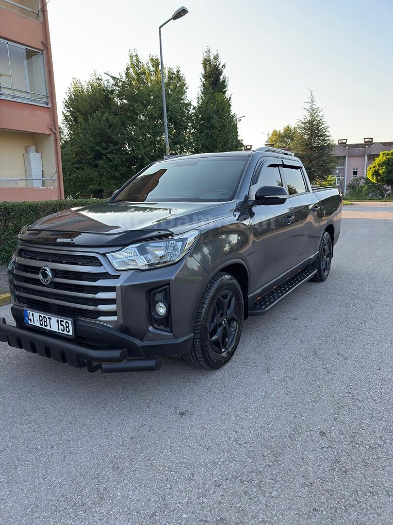 Sahibinden KGM SsangYong Musso Grand 2.2 D Platinum Plus 2023 Model Kocaeli 32.000 km Füme 7