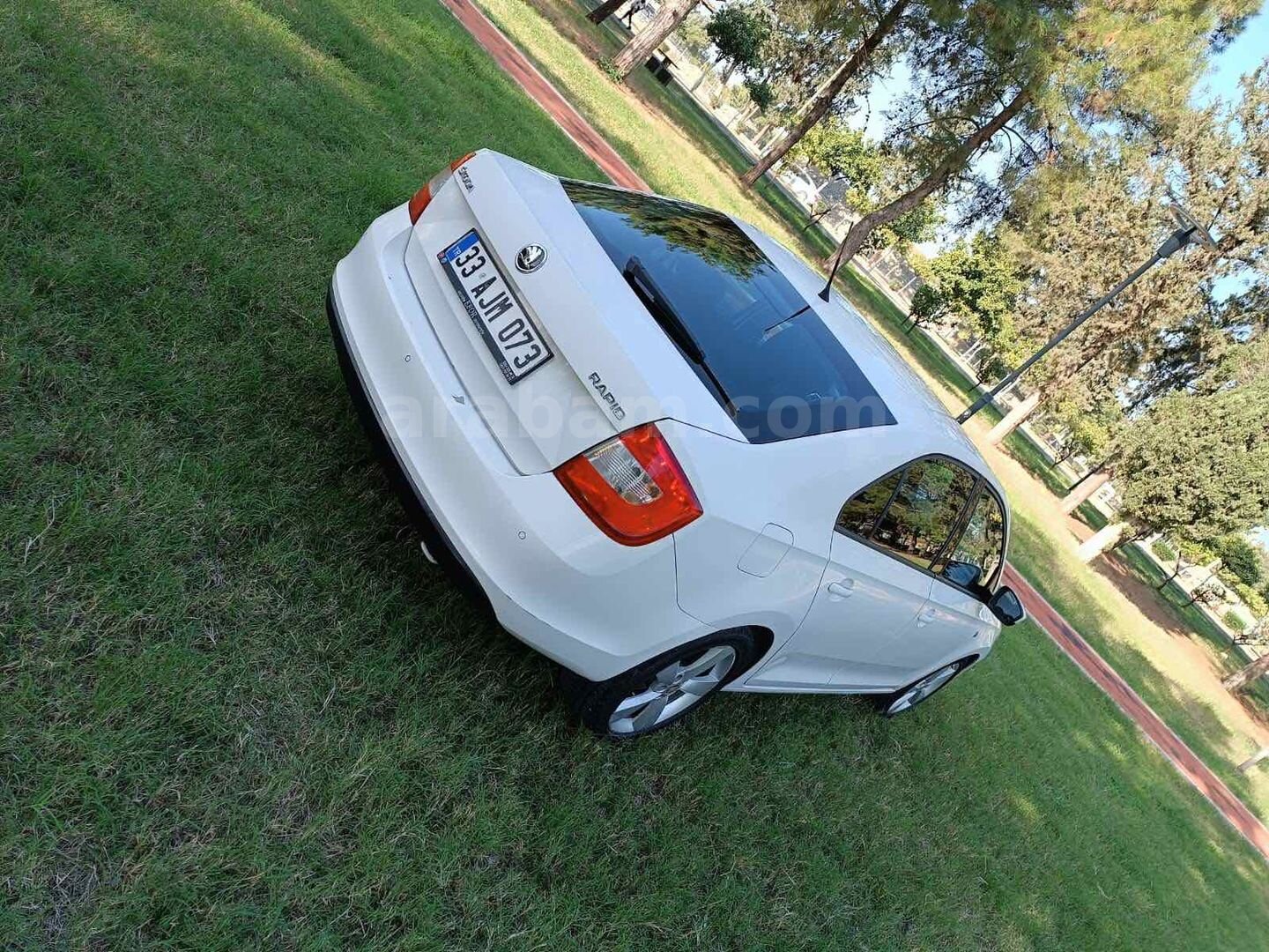 Sahibinden Skoda Rapid 1.6 CR TDI Elegance 2014 Model Hatay 222.000 km Beyaz 4