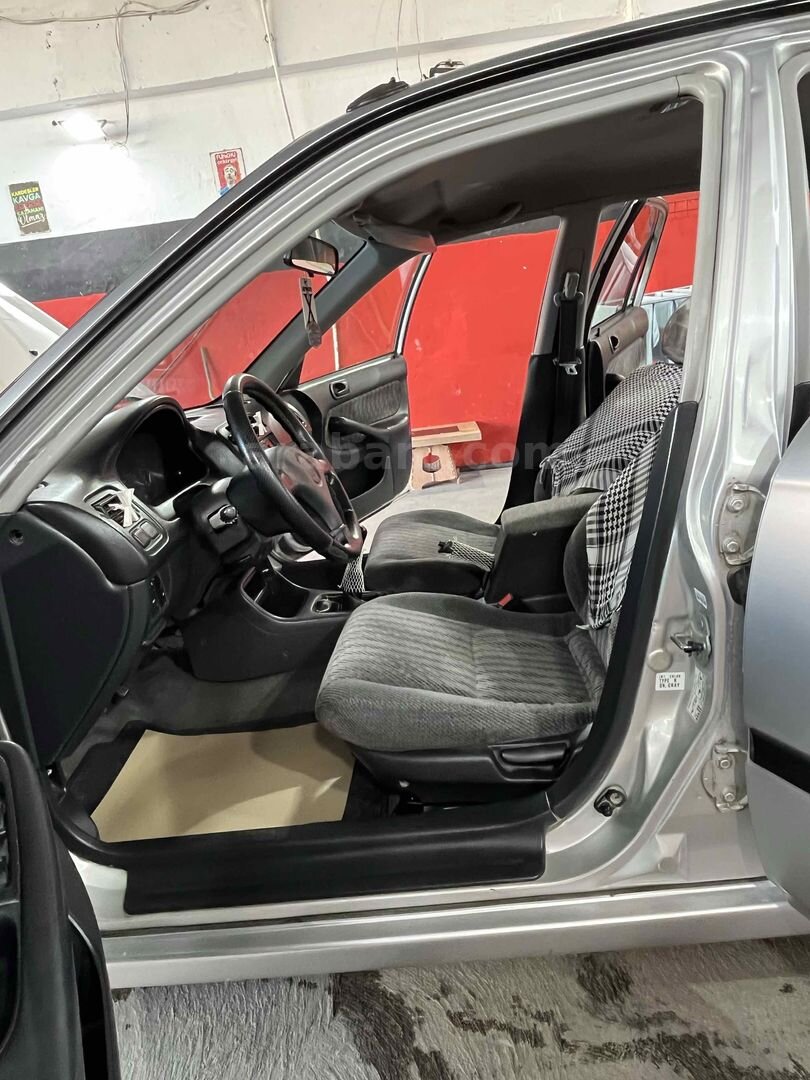 Sahibinden Honda Civic 1.4 i S 1999 Model İzmir 360.000 km Gri 7