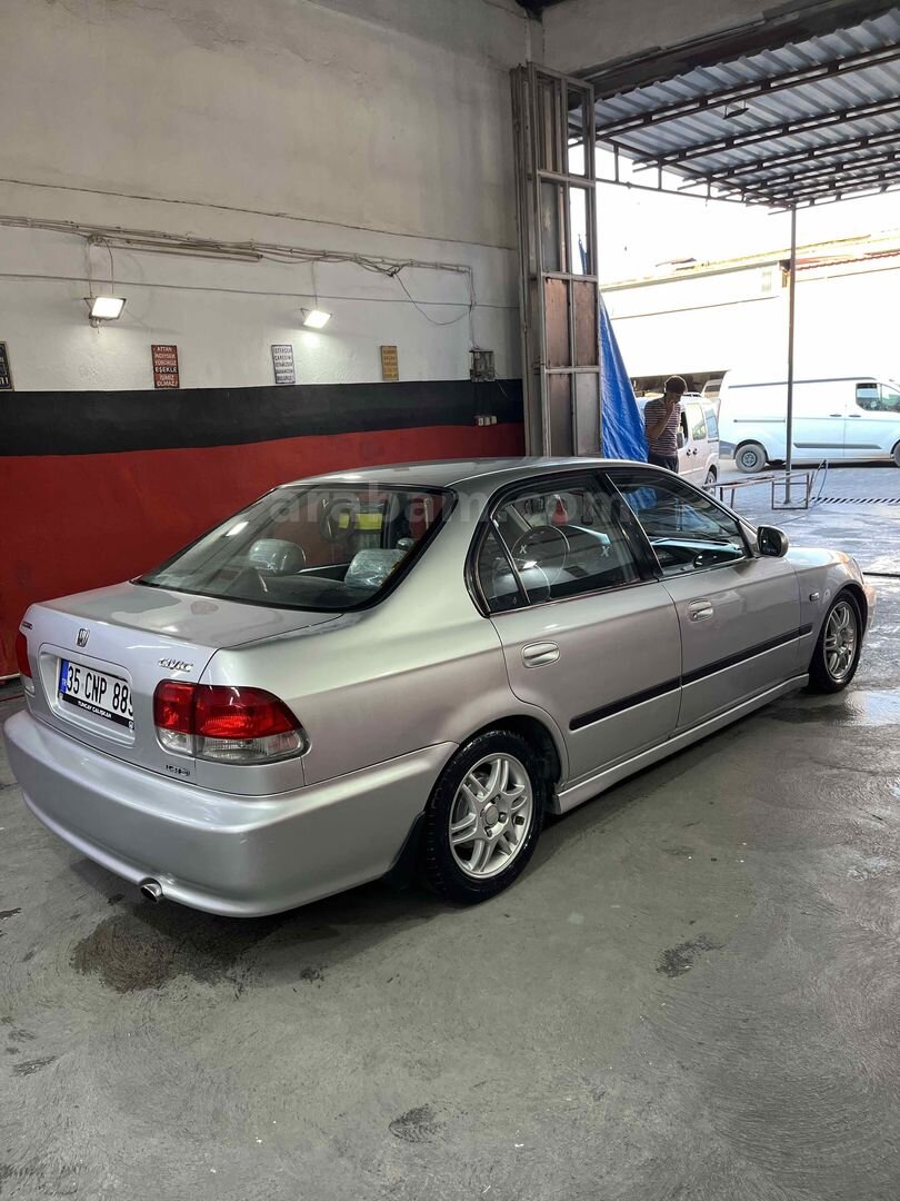 Sahibinden Honda Civic 1.4 i S 1999 Model İzmir 360.000 km Gri 3