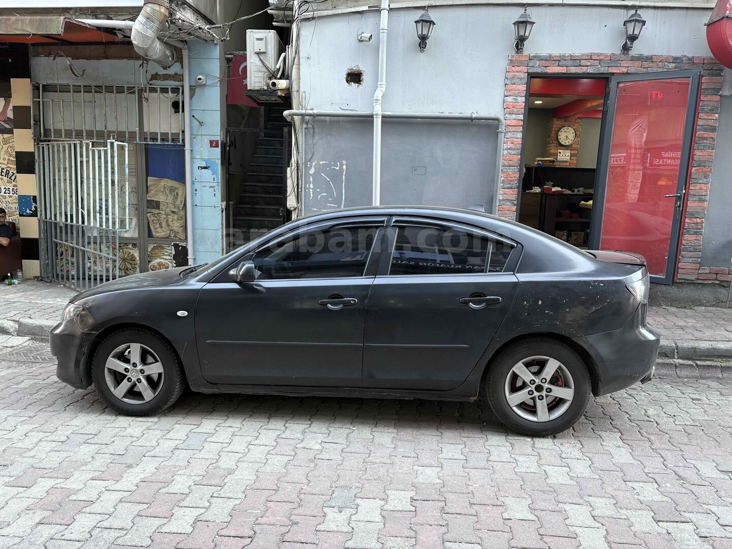 Sahibinden Mazda 3 1.6 Comfort 2006 Model İstanbul 360.000 km Siyah 2