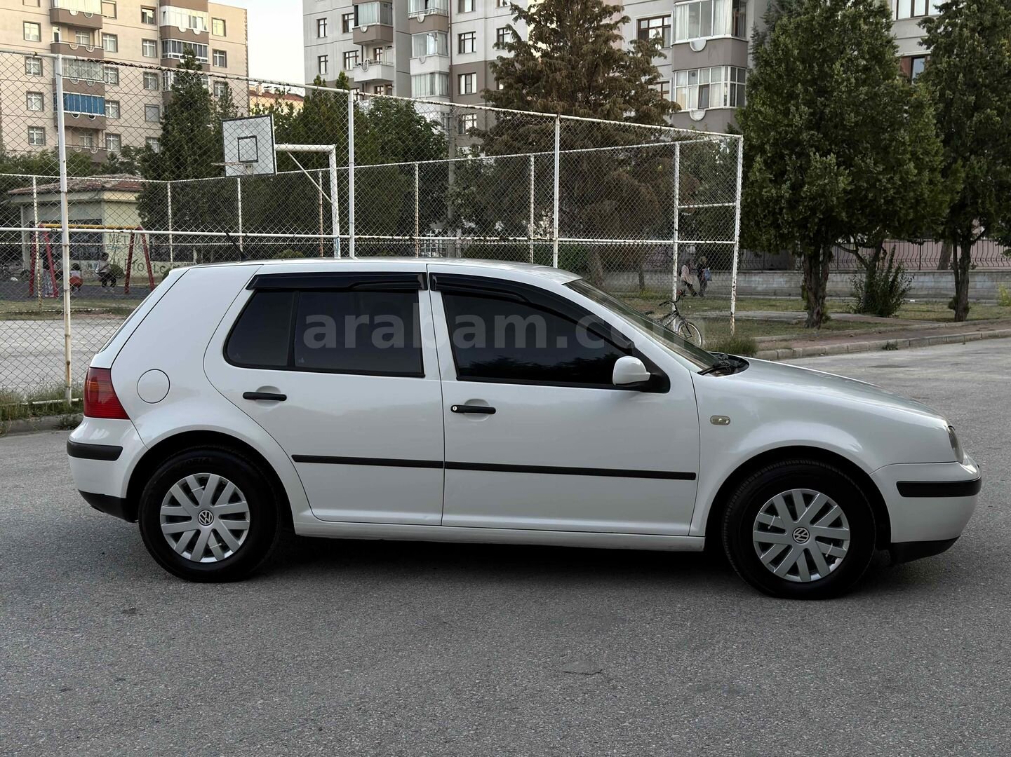 Galeriden Volkswagen Golf 1.6 Trendline 2001 Model Konya 300.000 km Beyaz 5