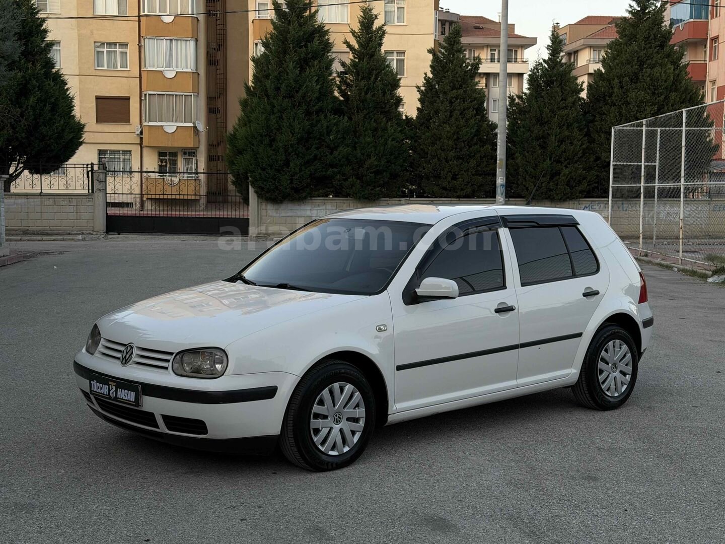 Galeriden Volkswagen Golf 1.6 Trendline 2001 Model Konya 300.000 km Beyaz 4
