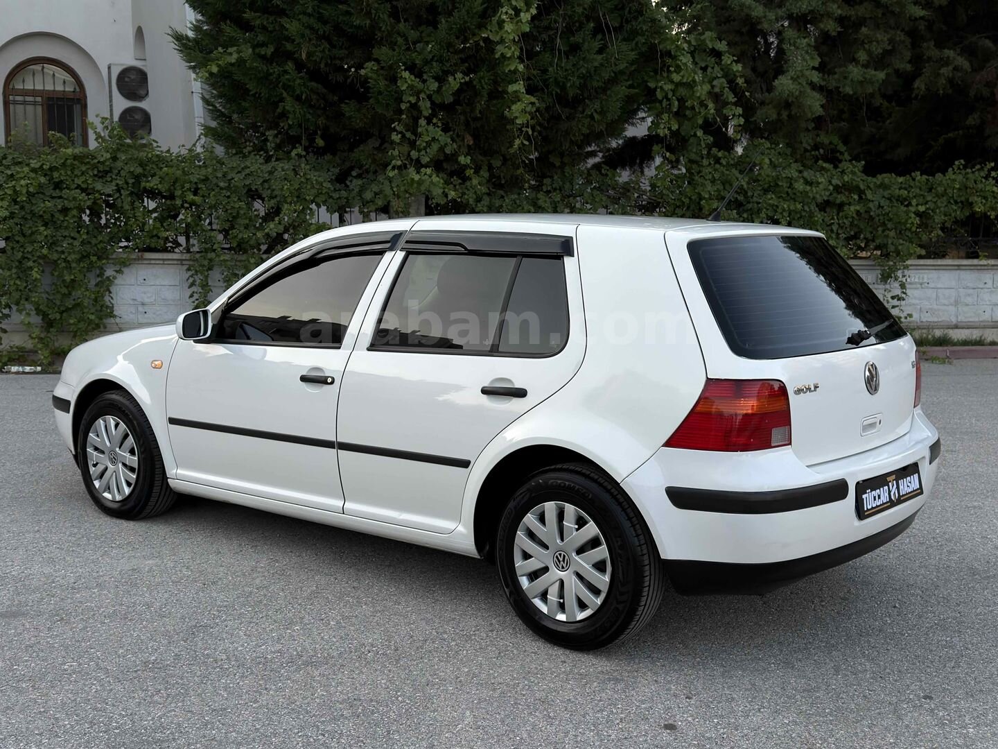 Galeriden Volkswagen Golf 1.6 Trendline 2001 Model Konya 300.000 km Beyaz 2