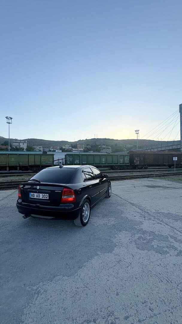 Sahibinden Opel Astra 1.6 CD 2000 Model Bitlis 305.000 km Siyah 5