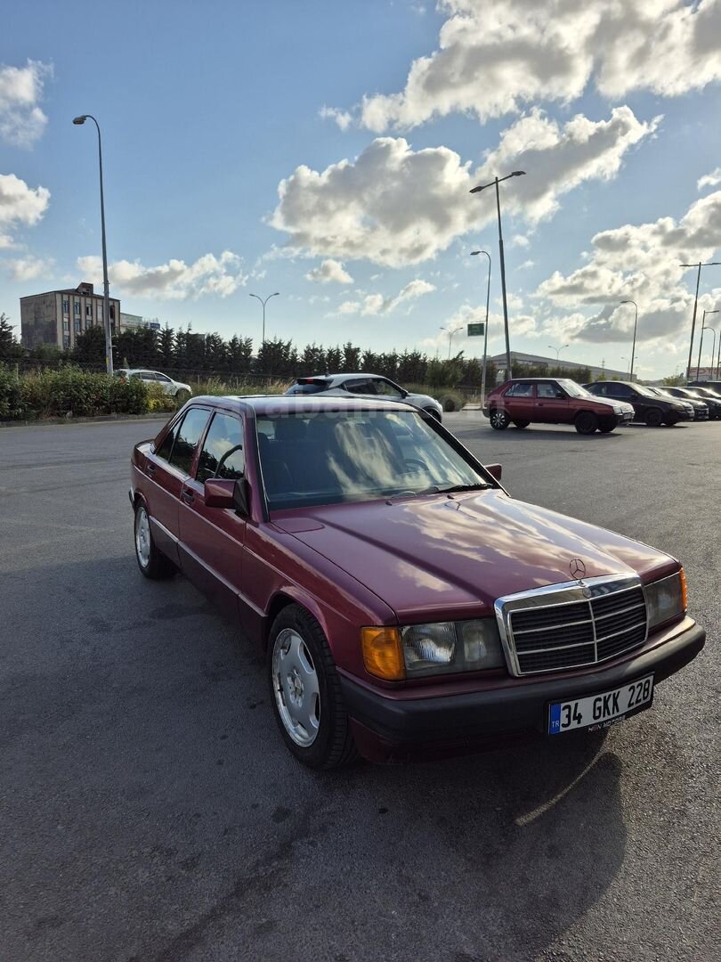 Sahibinden Mercedes - Benz 190 E 1.8 1990 Model İstanbul 120.000 km Bordo 6