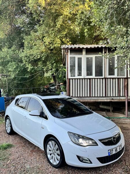 Sahibinden Opel Astra 1.3 CDTI ecoFLEX Cosmo 2011 Model Antalya 295.000 km Beyaz