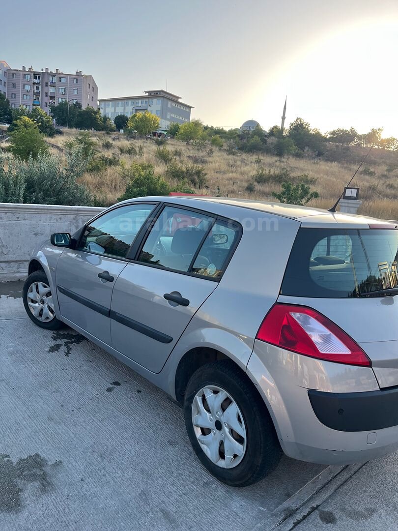 Sahibinden Renault Megane 1.4 Authentique 2005 Model Balıkesir 198.000 km Gri (Gümüş) 5