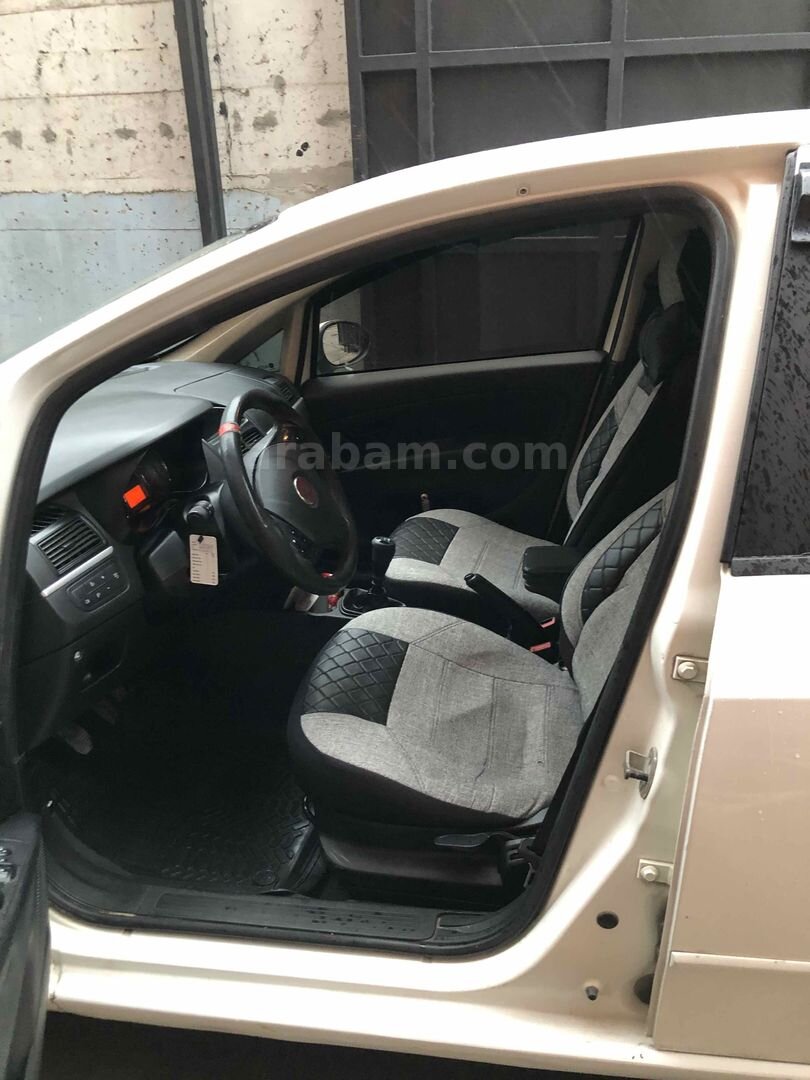 Sahibinden Fiat Linea 1.3 Multijet Mood 2015 Model İstanbul 330.000 km Beyaz 4