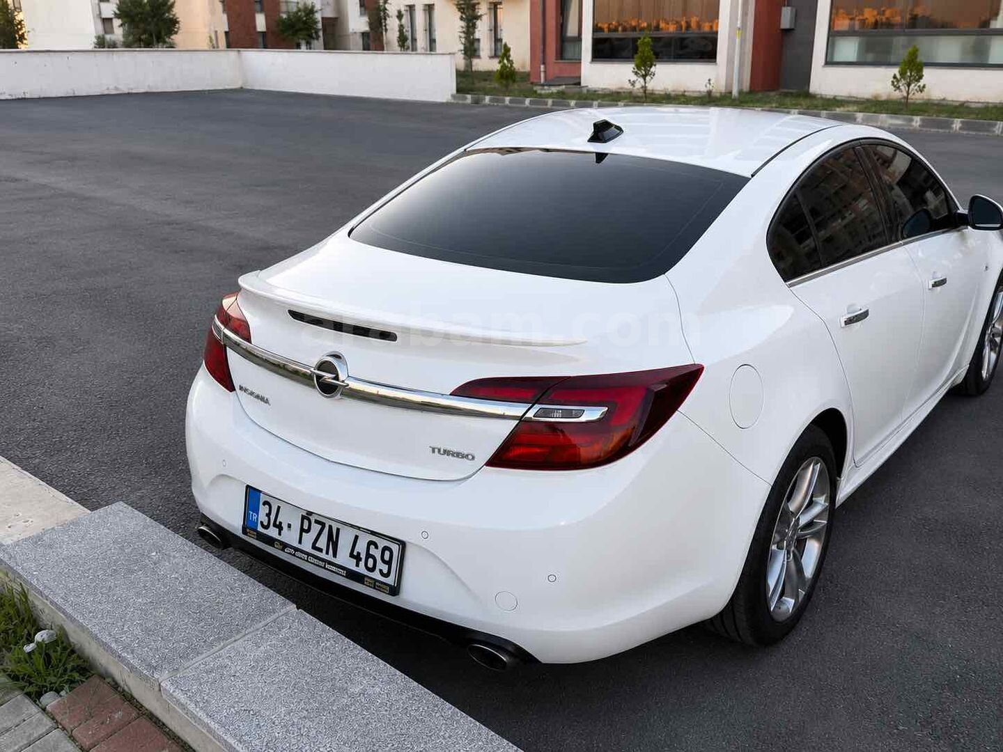 Sahibinden Opel Insignia 1.6 T Edition Elegance 2013 Model İstanbul 144.000 km Beyaz 2