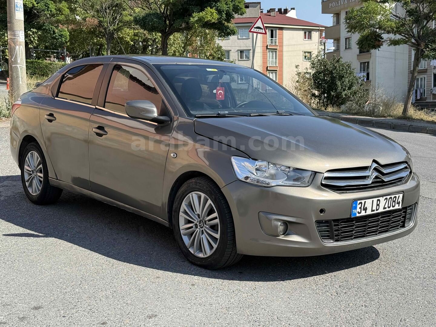 Galeriden Citroen C-Elysée 1.6 HDi Exclusive 2014 Model Kocaeli 196.000 km Bej 4