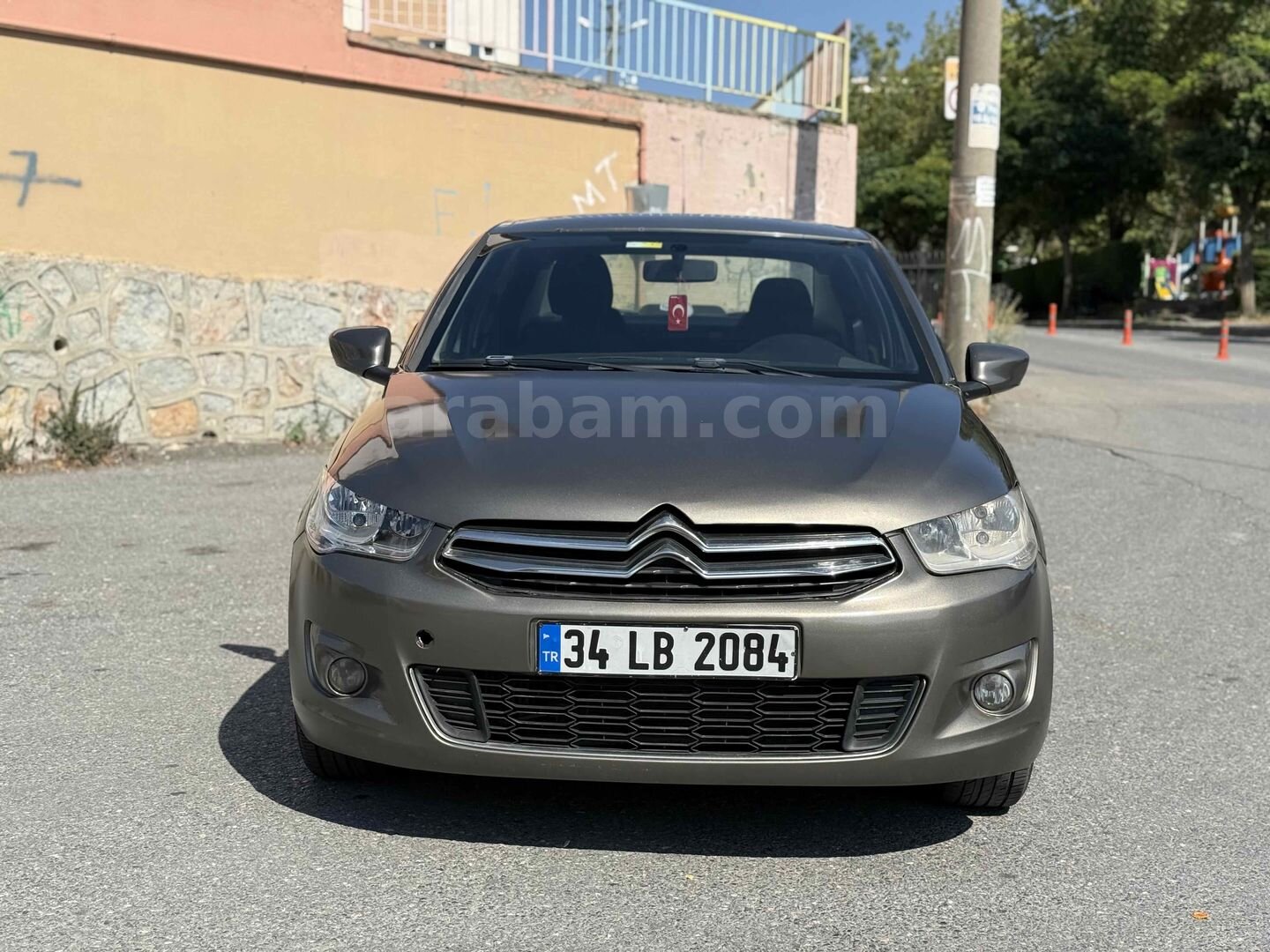 Galeriden Citroen C-Elysée 1.6 HDi Exclusive 2014 Model Kocaeli 196.000 km Bej 1