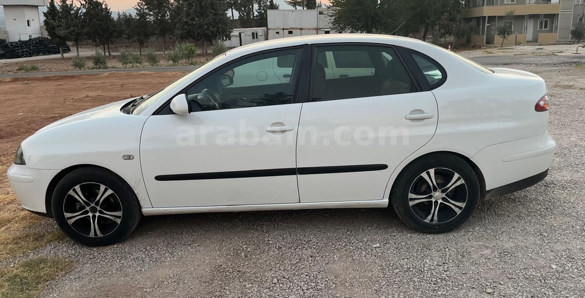 Sahibinden Seat Cordoba 1.4 Stella 2004 Model Kilis 268.000 km Beyaz 4