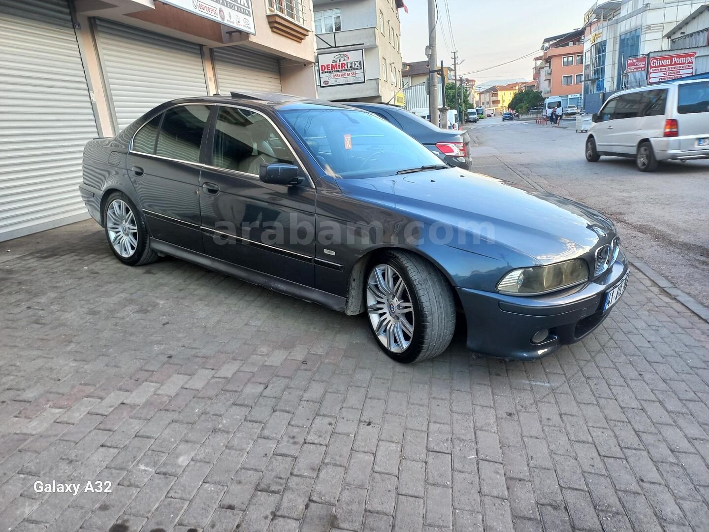 Galeriden BMW 5 Serisi 520i Standart 1998 Model Kocaeli 435.000 km Mavi (metalik) 2