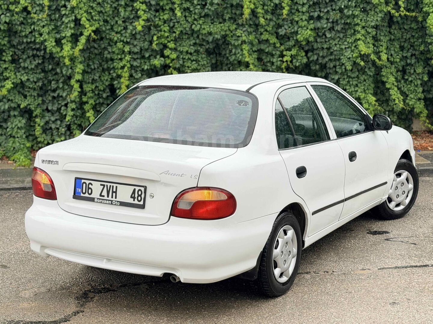 Sahibinden Hyundai Accent 1.5 GLS 1998 Model Ankara 265.000 km Beyaz 4