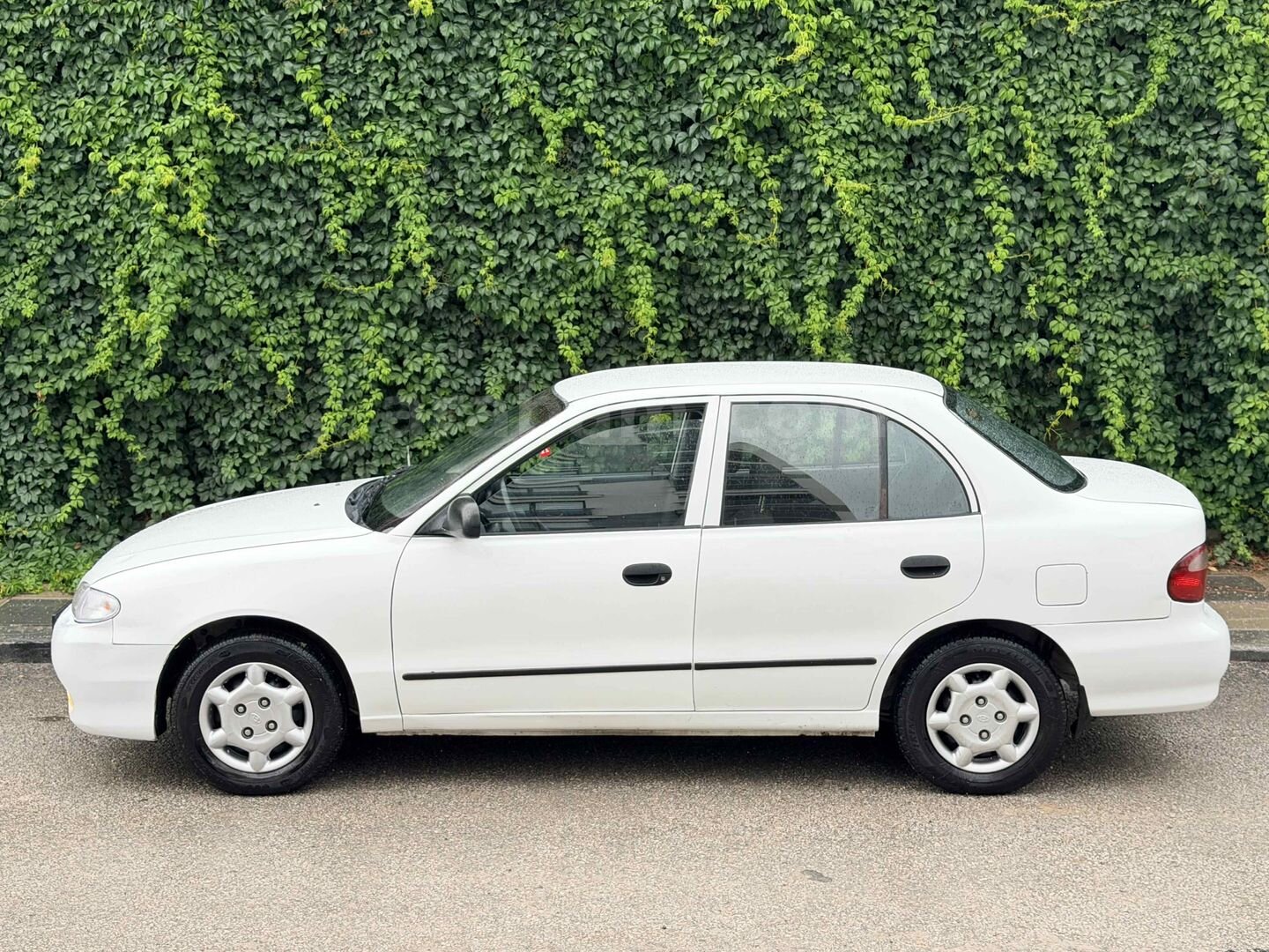 Sahibinden Hyundai Accent 1.5 GLS 1998 Model Ankara 265.000 km Beyaz 5