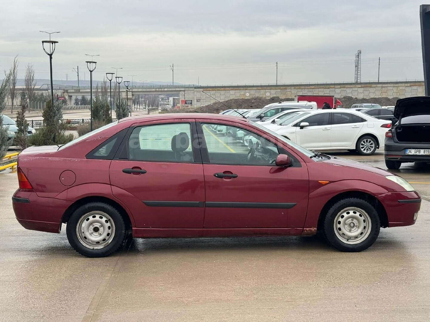 Sahibinden Ford Focus 1.6 Comfort 2003 Model Ankara 319.000 km Bordo 3