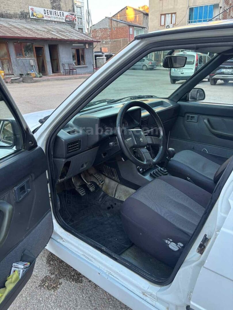 Sahibinden Renault R 9 1.4 Broadway RNi 2000 Model Elazığ 300.000 km Beyaz 5