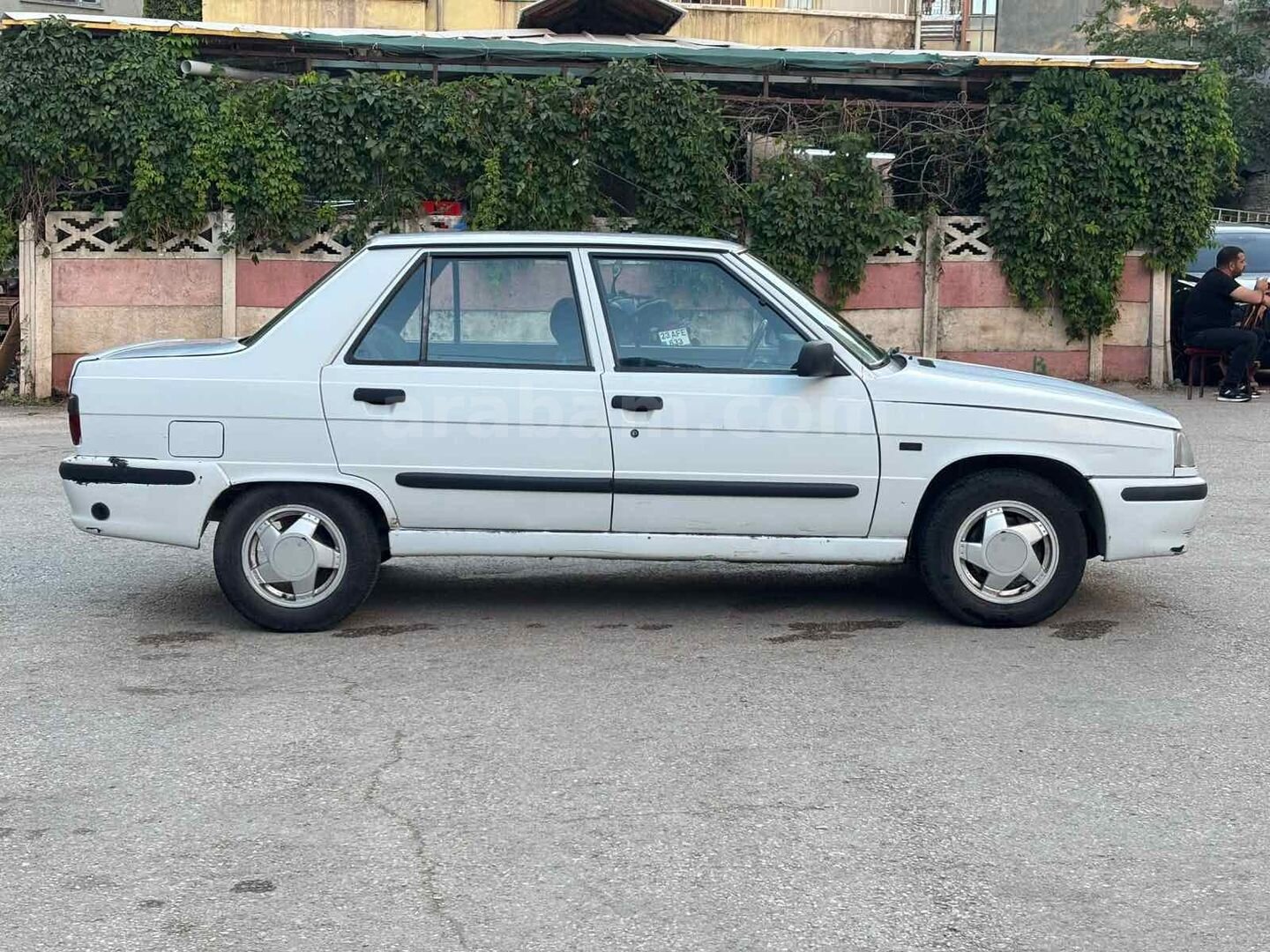 Sahibinden Renault R 9 1.4 Broadway RNi 2000 Model Elazığ 300.000 km Beyaz 3