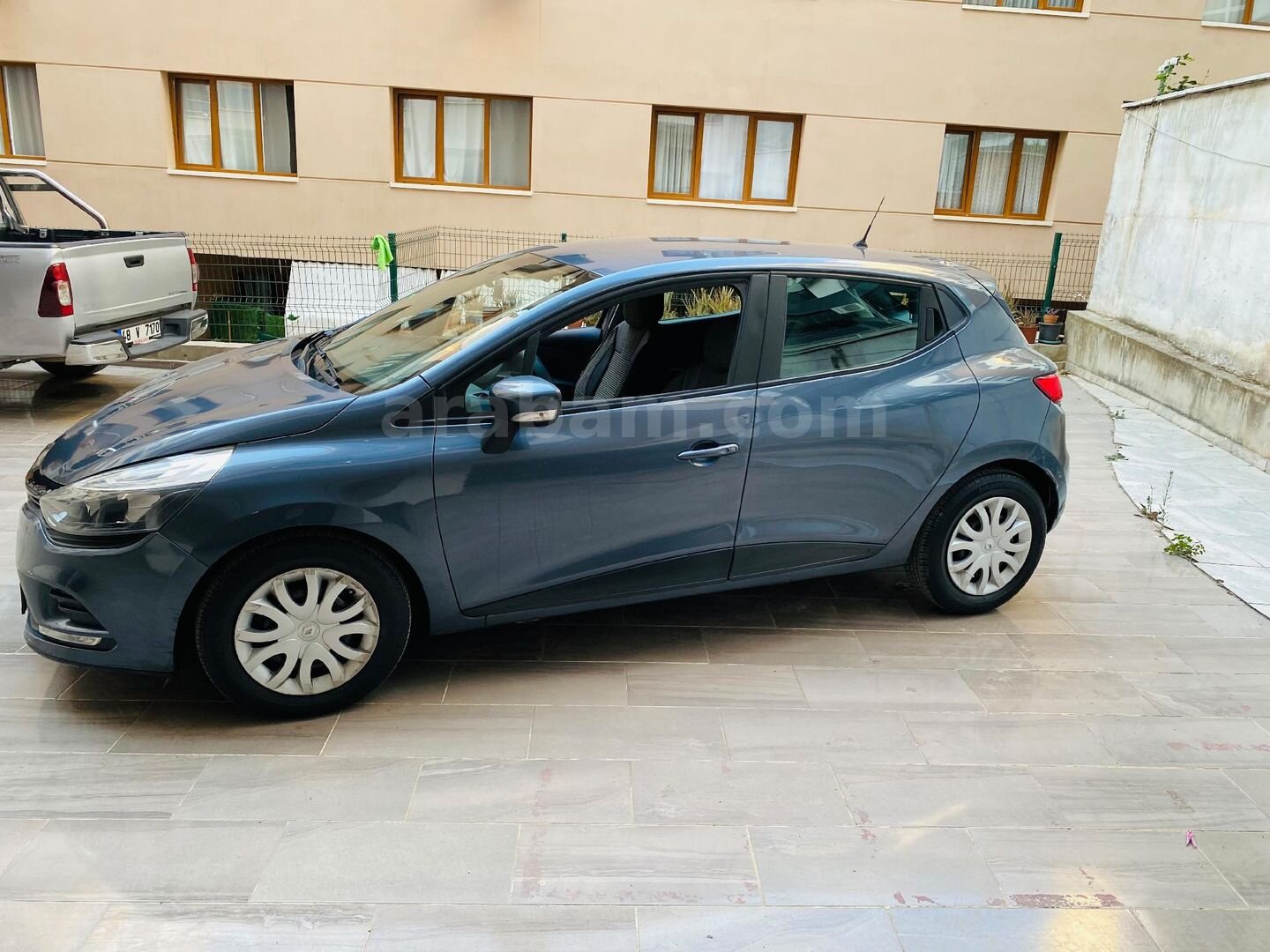Sahibinden Renault Clio 0.9 TCe Sport Tourer Joy 2020 Model İzmir 144.000 km Diğer 4