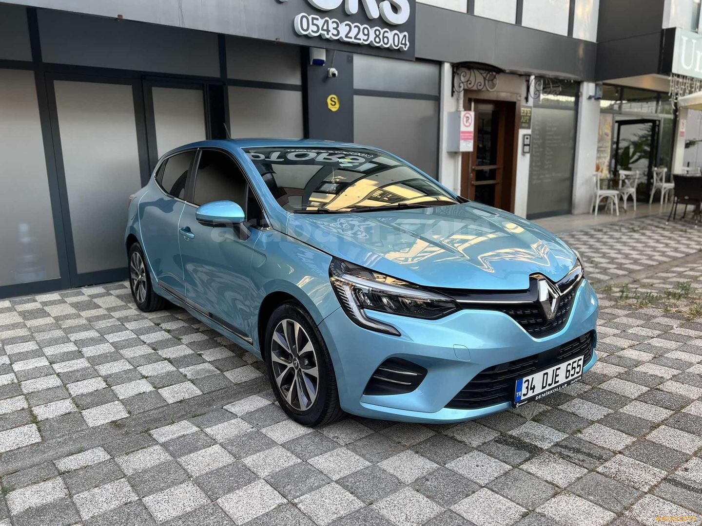 Galeriden Renault Clio 1.0 TCe Icon 2020 Model İstanbul 64.000 km Mavi 4