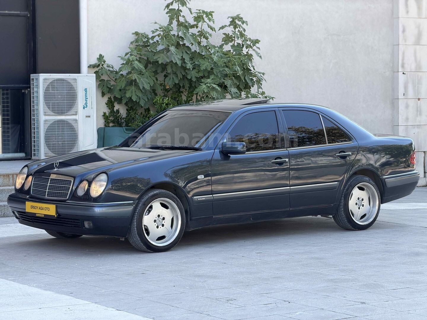 Galeriden Mercedes - Benz E 200 Elegance 1997 Model Antalya 336.500 km Lacivert 1