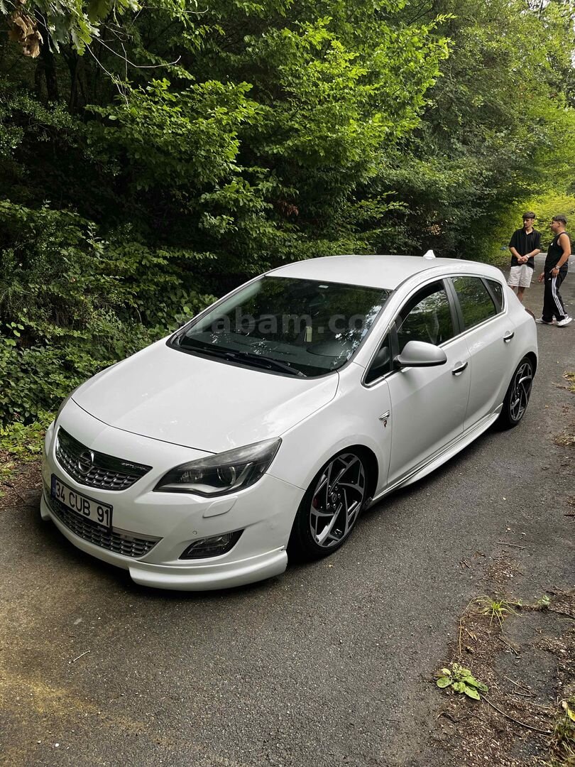 Sahibinden Opel Astra 1.4 T Cosmo 2012 Model İstanbul 156.700 km Beyaz 6